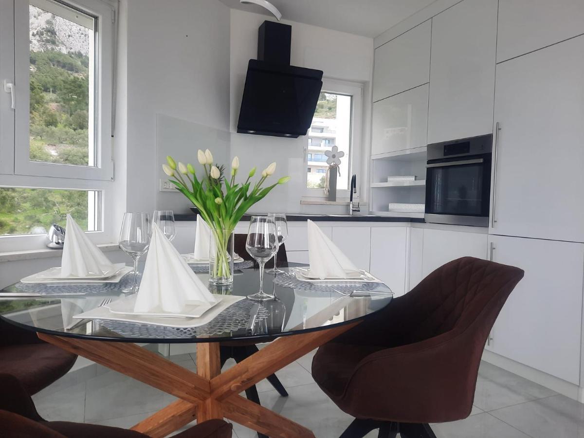 Anny De Luxe With Sea View Apartment