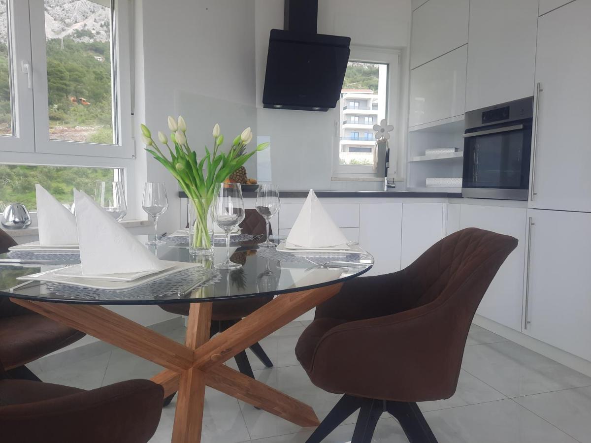 Anny De Luxe With Sea View Apartment